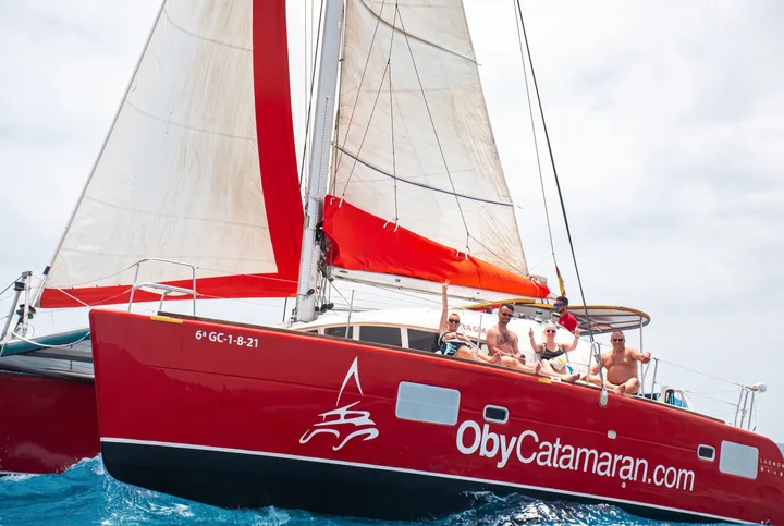 Catamarã Oby Isla de Lobos, Passeio à Vela em Grupo Pequeno, Fuerteventura, 4 Horas a partir de Corralejo com Almoço
