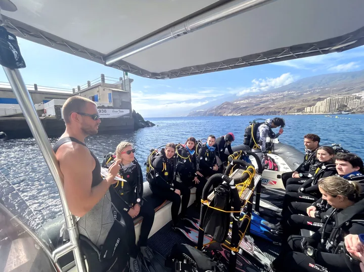 PADI Kursai Radazul Tenerifė