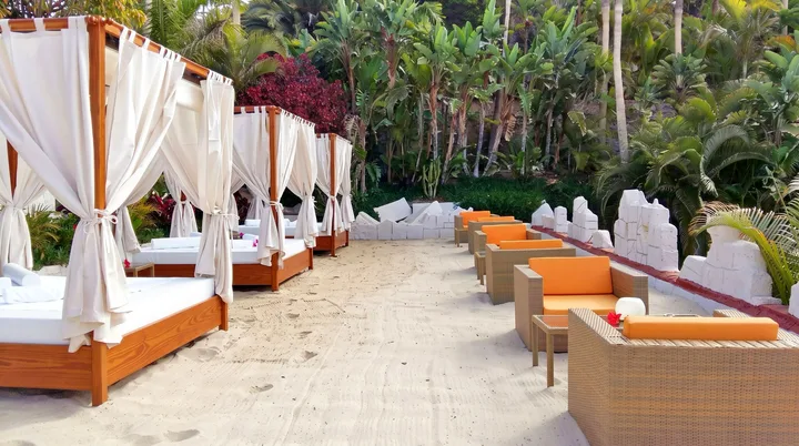 Siam Park Champagne Club, Solo Adultos, Cama Balinesa para Dos