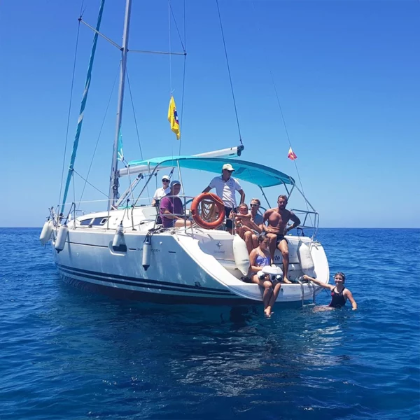 Passeio e aluguer de veleiro em Tenerife