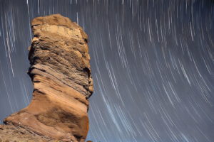 Observation des étoiles dans le parc national de Teide sous un ciel immaculé