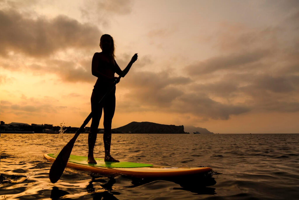 Aufsteigen & Erkunden: Stand-Up-Paddleboarding und Parascending auf Teneriffa